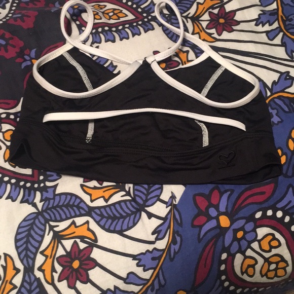 Black and white stitch open back crop top - Picture 2 of 3